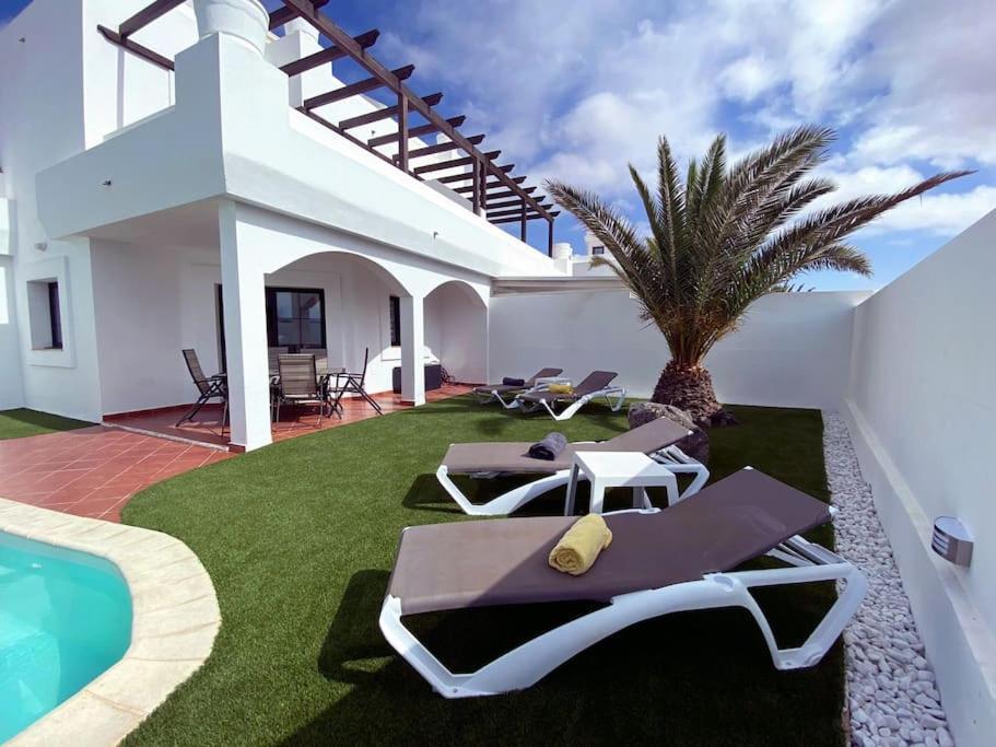 Villa Nina 'Luxury Villa In The Sun' Corralejo Exterior photo