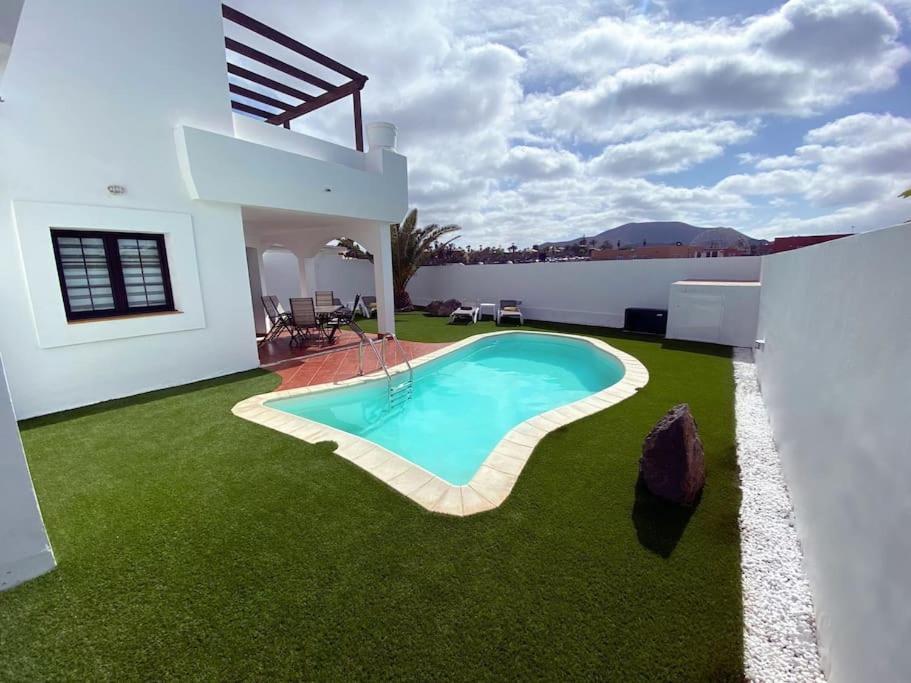Villa Nina 'Luxury Villa In The Sun' Corralejo Exterior photo